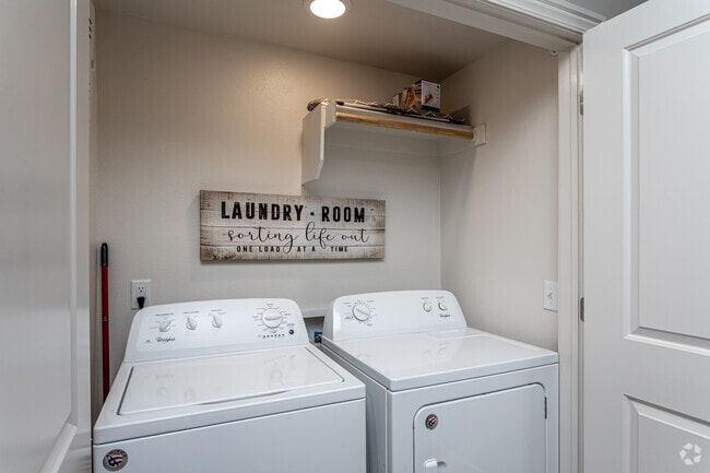1BR, 1BA - A1 - Woodland Park