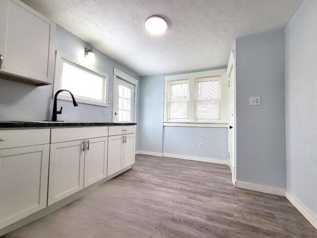 Foto del edificio - 2004 Cleveland Ave NW