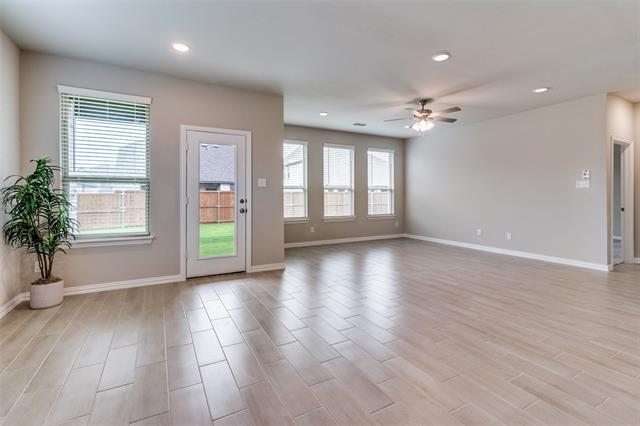 Building Photo - 3737 Paradise Way