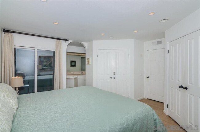 Building Photo - 2120 Vallecitos