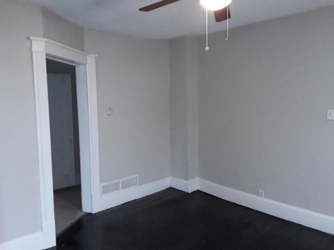 Building Photo - 303 White Ave (Top)