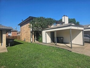 Building Photo - 12 Trails Pl