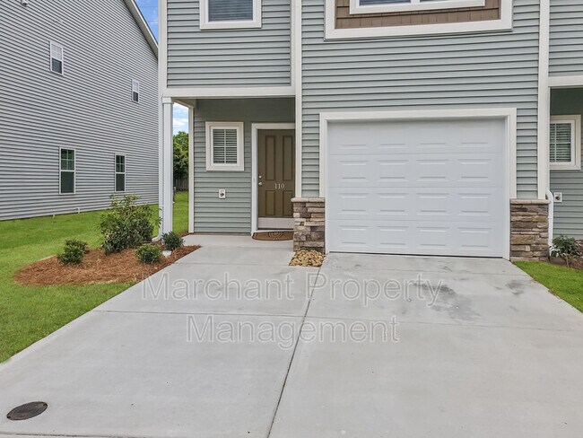 Building Photo - 110 Bluet Ln