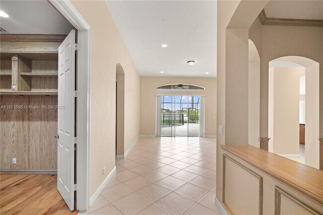 Foto del edificio - 18659 SW 12th St