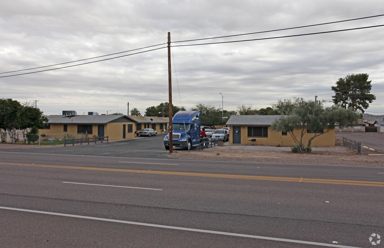 Primary Photo - 24151 W Cr-85 Hwy