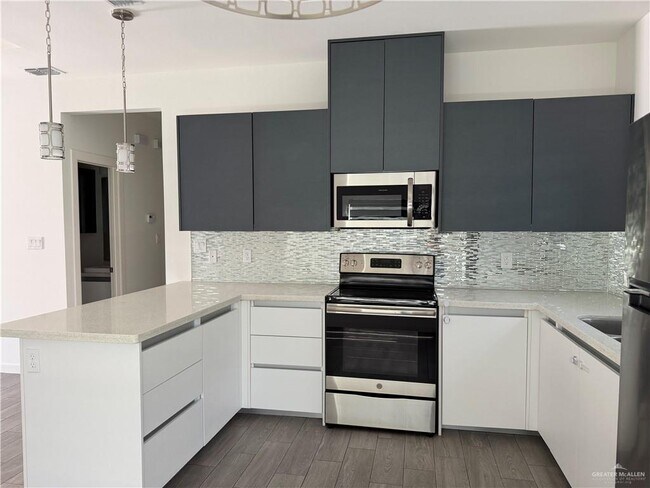 Foto del edificio - 10 West Dr