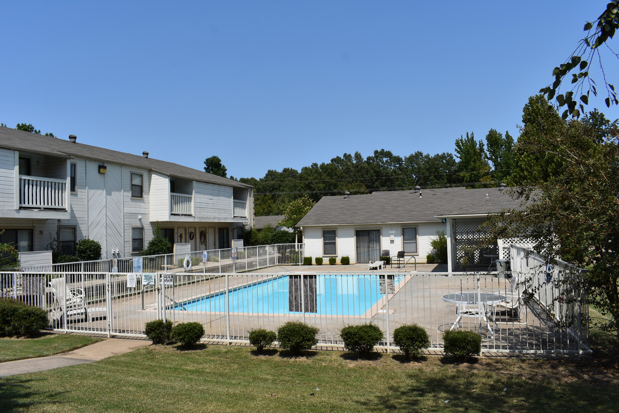 Piscina - Forest Oaks Apartments