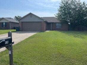 Building Photo - 570 Cherub Ct