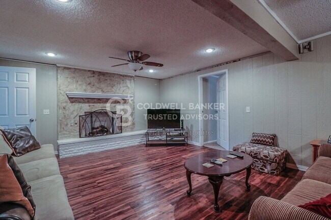 Building Photo - 2837 66th St