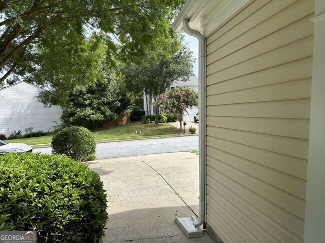 Foto del edificio - 2754 Regent Walk Dr