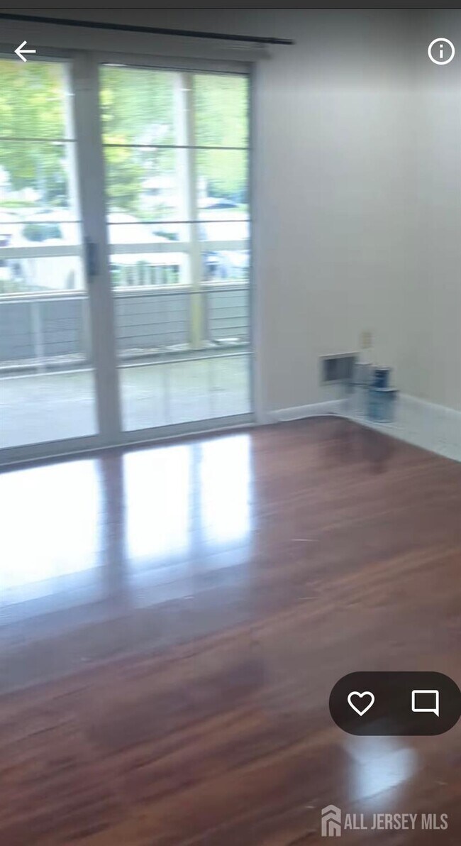 Foto del edificio - 110 Biscayne Ct