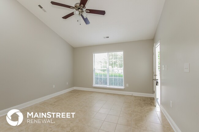 Foto del edificio - 13701 Dealtry Ln