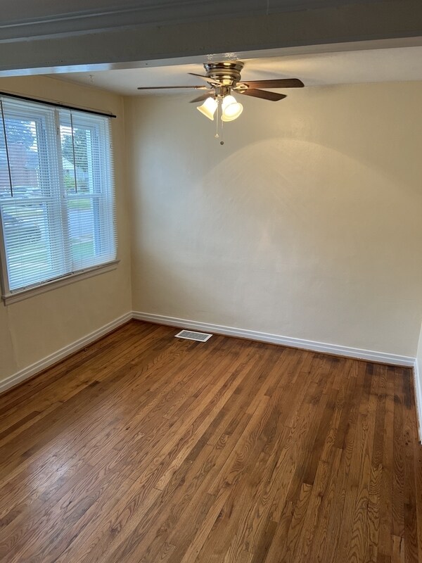Foto del edificio - 105 Bungalow Ave