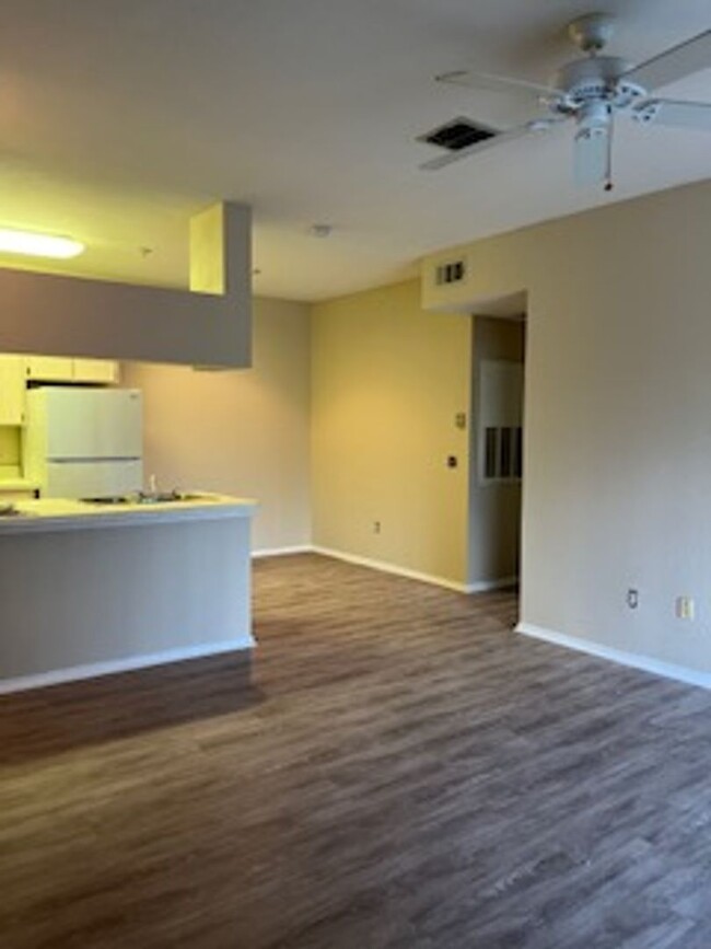 Building Photo - The Preserve at Temple Terrace