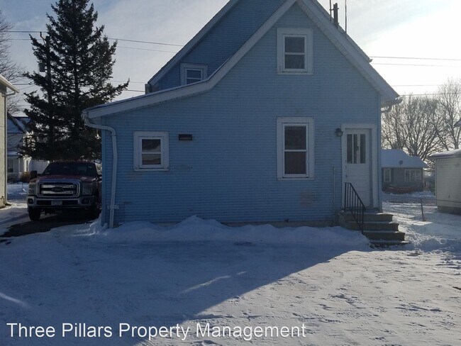 Building Photo - 3 br, 1 bath House - 1012 W. Fountain St
