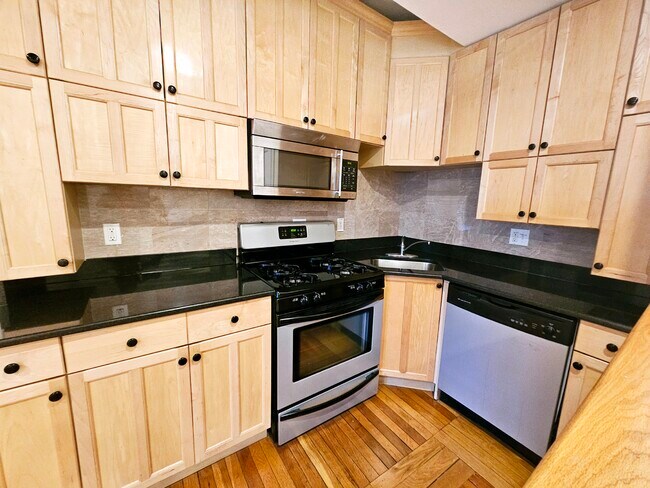 Foto del edificio - 195 Winthrop Rd