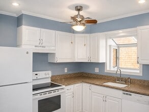 Building Photo - 49 Seafoam Ave