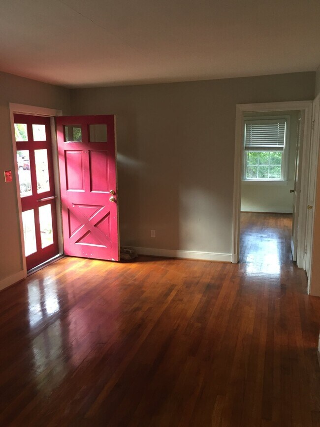 Foto del edificio - Adorable 2 Bedroom/1 Bath