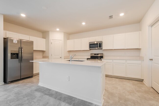 Building Photo - 1220 Tyler Lp