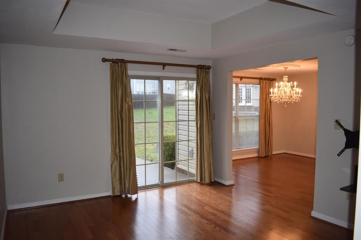Primary Photo - 3871 Sugar Creek Dr