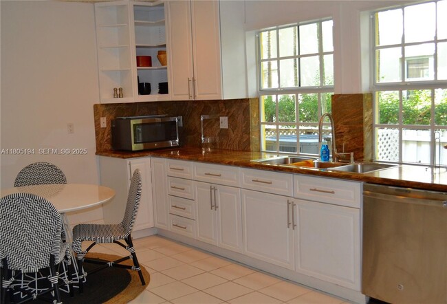 Foto del edificio - 710 S Mashta Dr