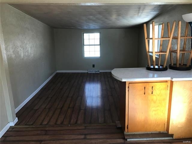 Building Photo - 2220 Fernwood Pl