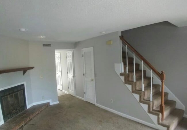 Building Photo - 2416 Scott Valley Dr