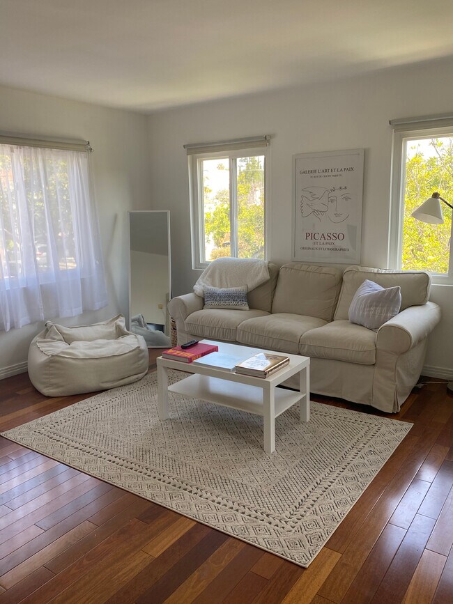 Foto del edificio - 1248 Princeton St