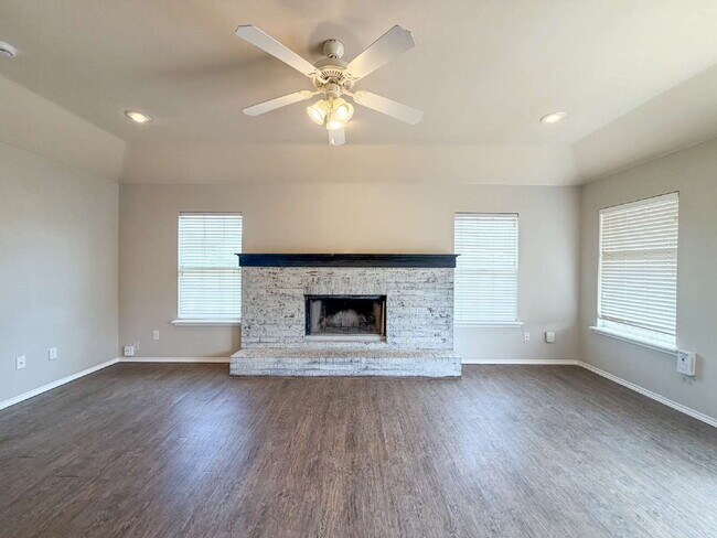 Foto del edificio - 3 Bedroom 2 Bath Located in Cooper District!