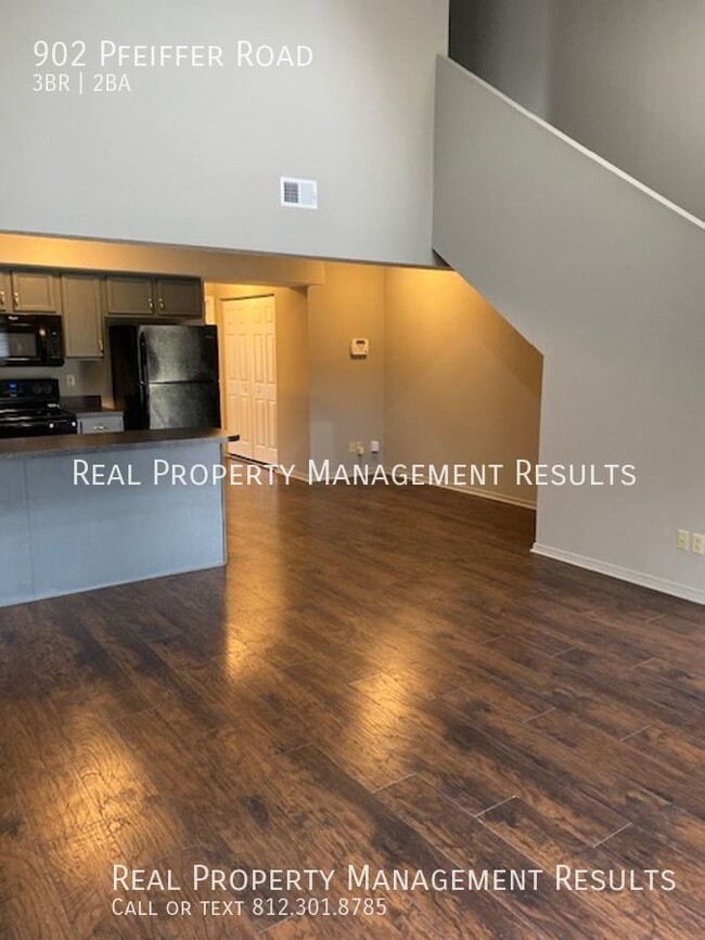 Building Photo - 3 Bedroom, 2 Bath Apartment, North Side Ev...