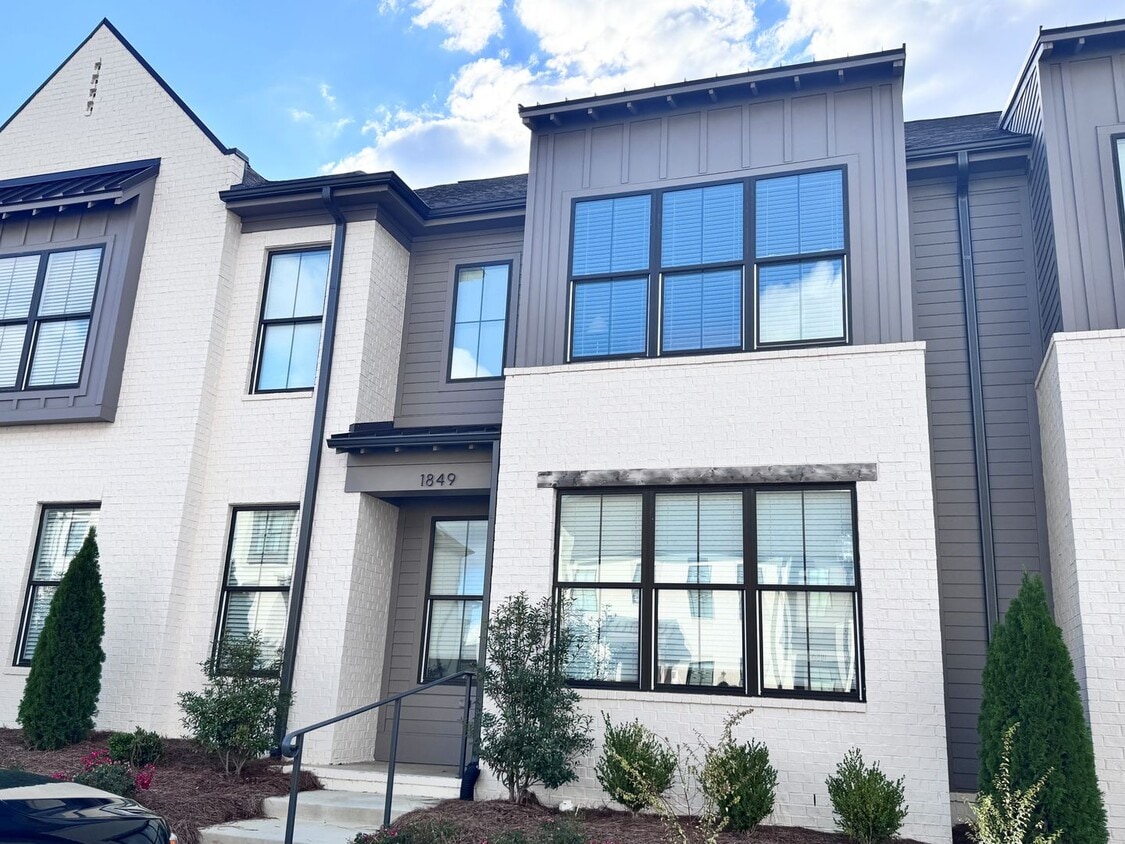 Primary Photo - 3BD/3BA FOR RENT IN THE RESERVE