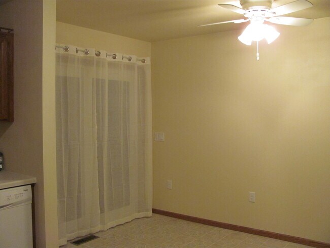 Foto del edificio - 2423 Parkfield Dr