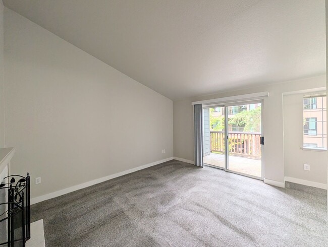 Foto del edificio - 15433 Country Club Dr