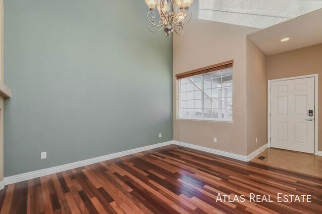 Foto del edificio - 430 Winebrook Way