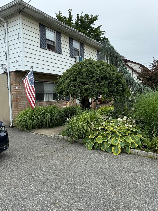 Foto del edificio - 151 Greenwood Ave