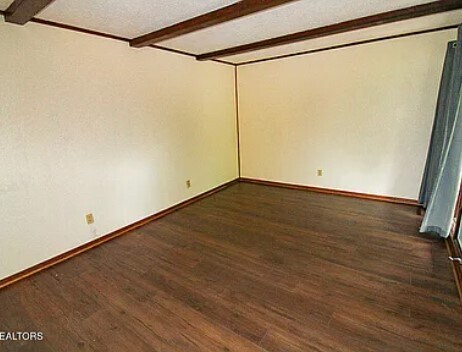 Foto del edificio - 3815 E Parkway