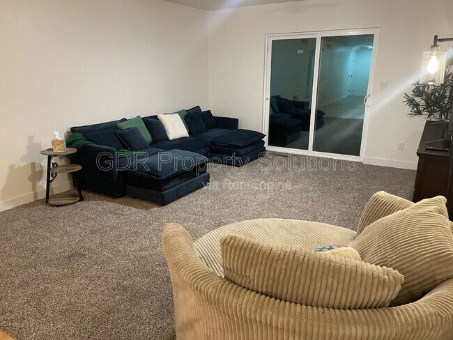 Foto del edificio - 520 Ortiz Dr NE