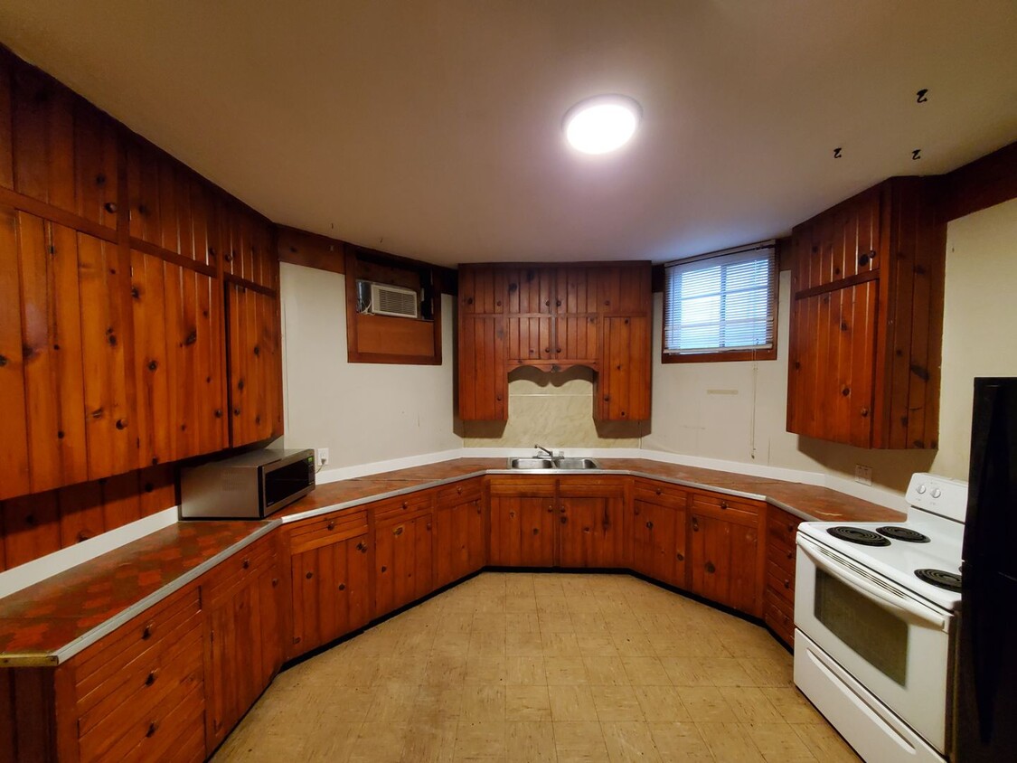 Primary Photo - Martin Triplex