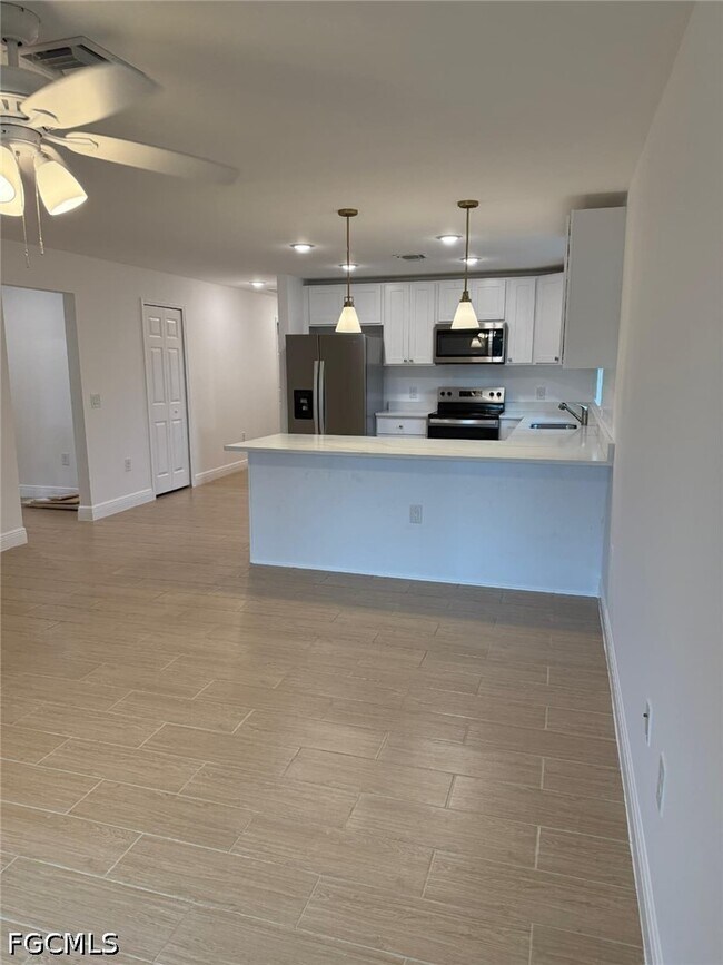Building Photo - 2378 Highland Ave