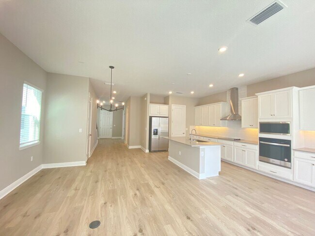 Photo - 16751 Hamlin Rd House