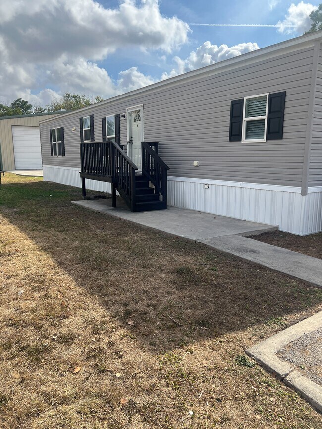 Foto del edificio - 750 Silent Valley Rd