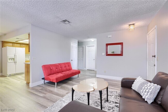 Foto del edificio - 5576 W Rochelle Ave.