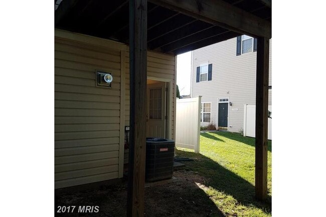 Building Photo - Charming 3-Bedroom Townhome in Glen Burnie...