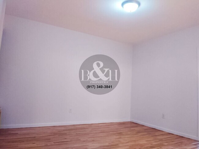 Building Photo - 317 58th St