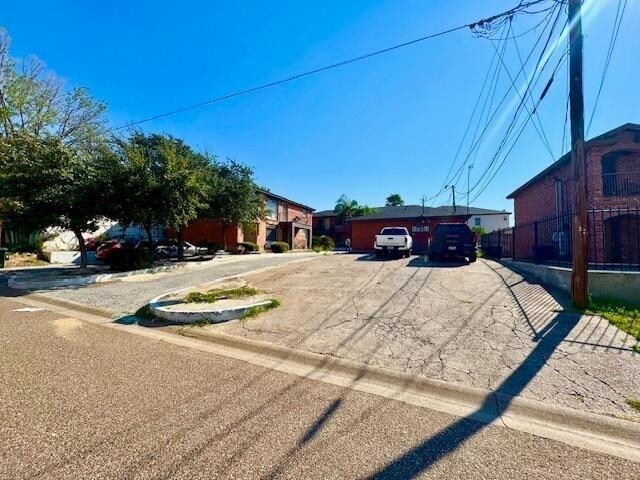 Foto del edificio - 1305 Tilden Ave