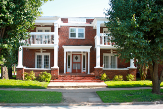 Building Photo - 1324 E 17th St