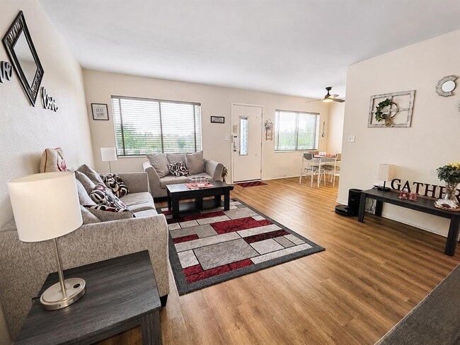 Building Photo - 11251 80th Ave