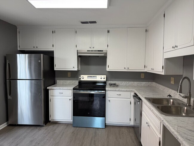Foto del edificio - 6074 Little Ln