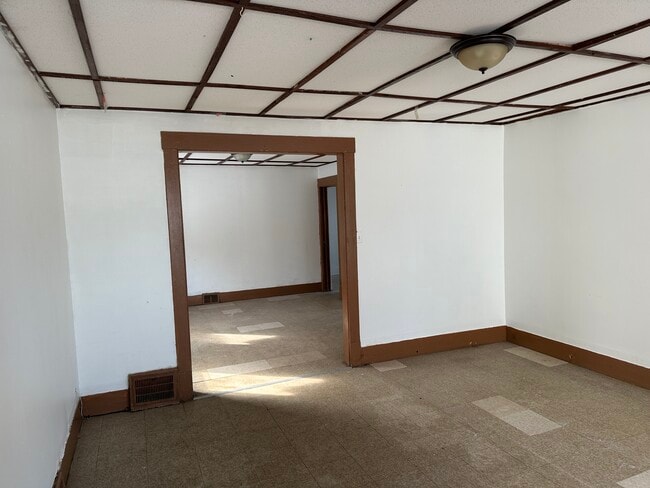 Foto del edificio - 1366 E 45th St