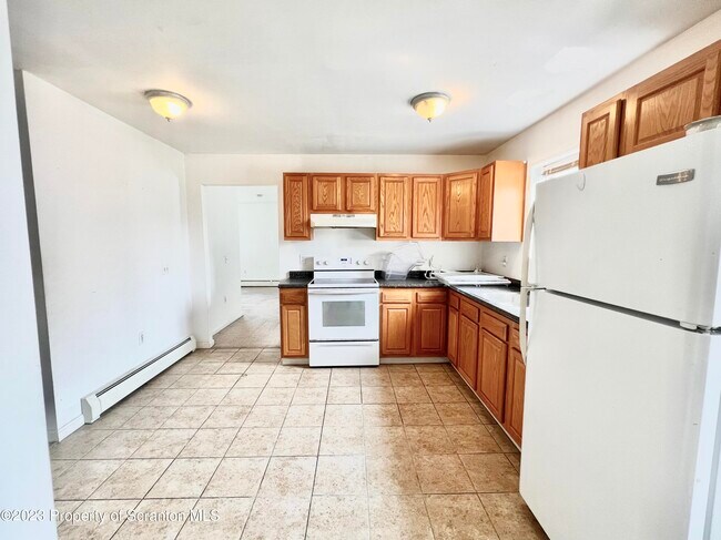 Foto del edificio - 106-108 W Market St